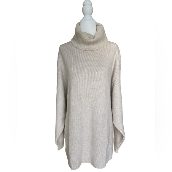 FREE PEOPLE OVERSIZED SWEATER. TAUPE. SIZE SMALL.COZY.FALL.WINTER. - Picture 1 of 9